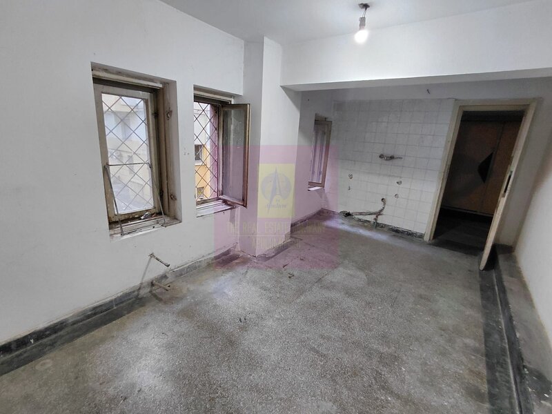 Basarabia spatiu comercial stradal