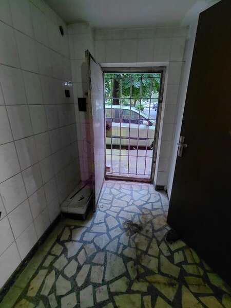Basarabia spatiu comercial stradal